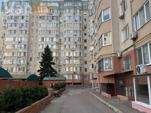 продажатрехкомнатной квартиры на улице Костанди